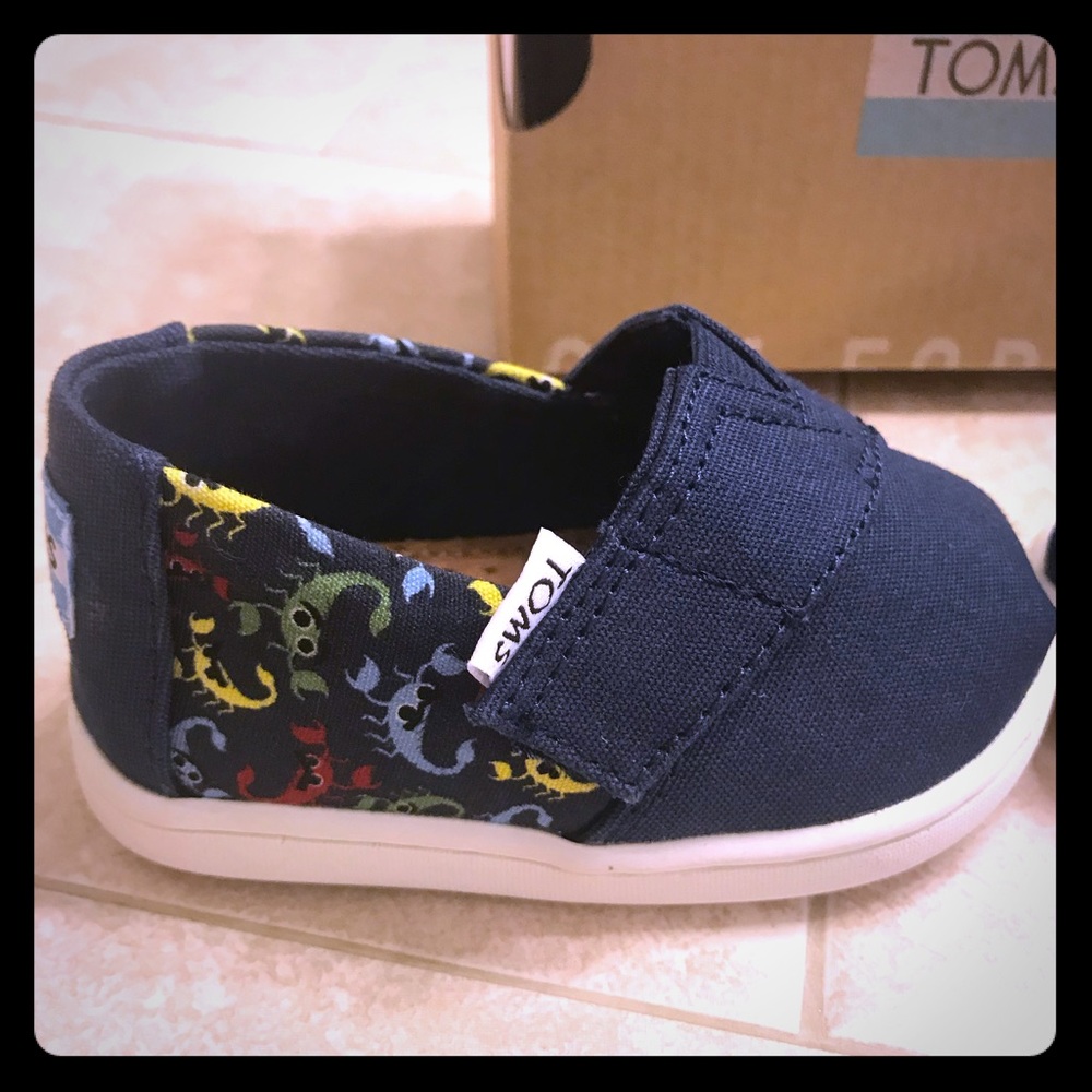 Toms Scorpion Shoes Infant/Toddler 4 Brand New